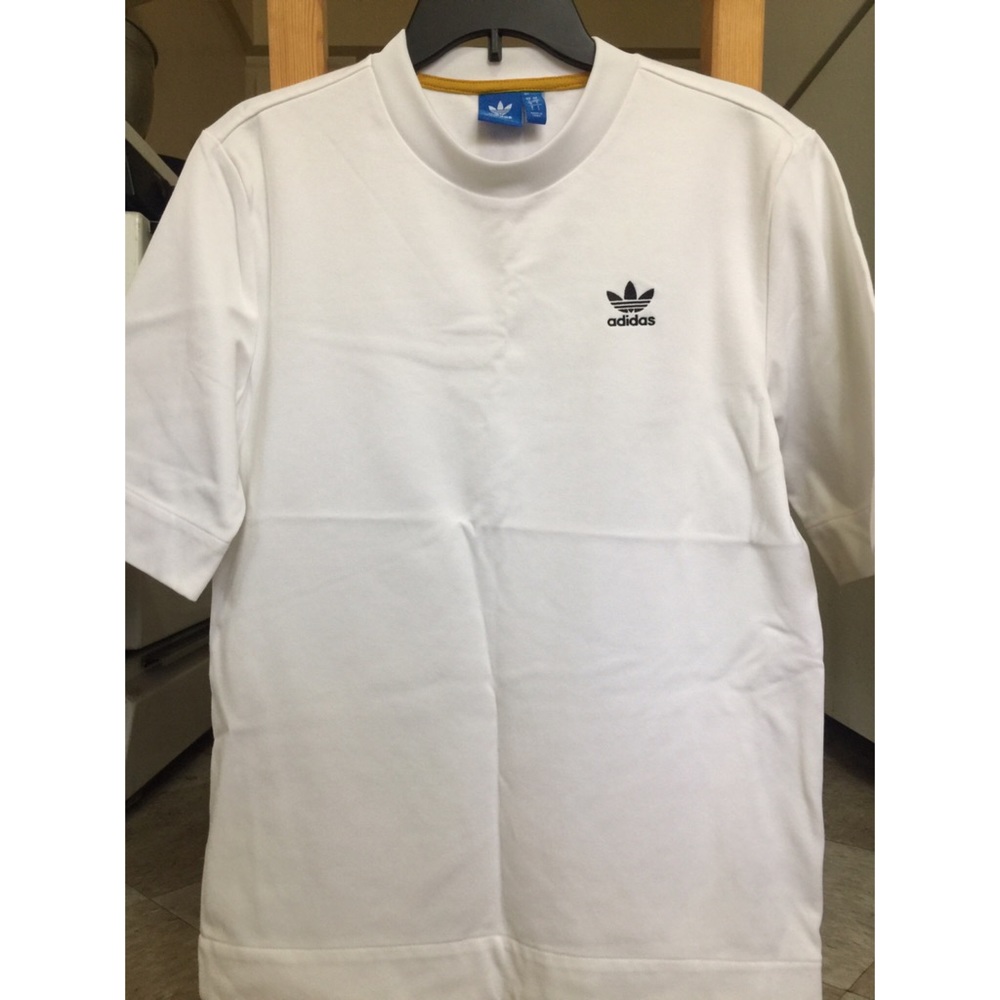 ADIDAS Original White Boyfriend Fit T-shirt